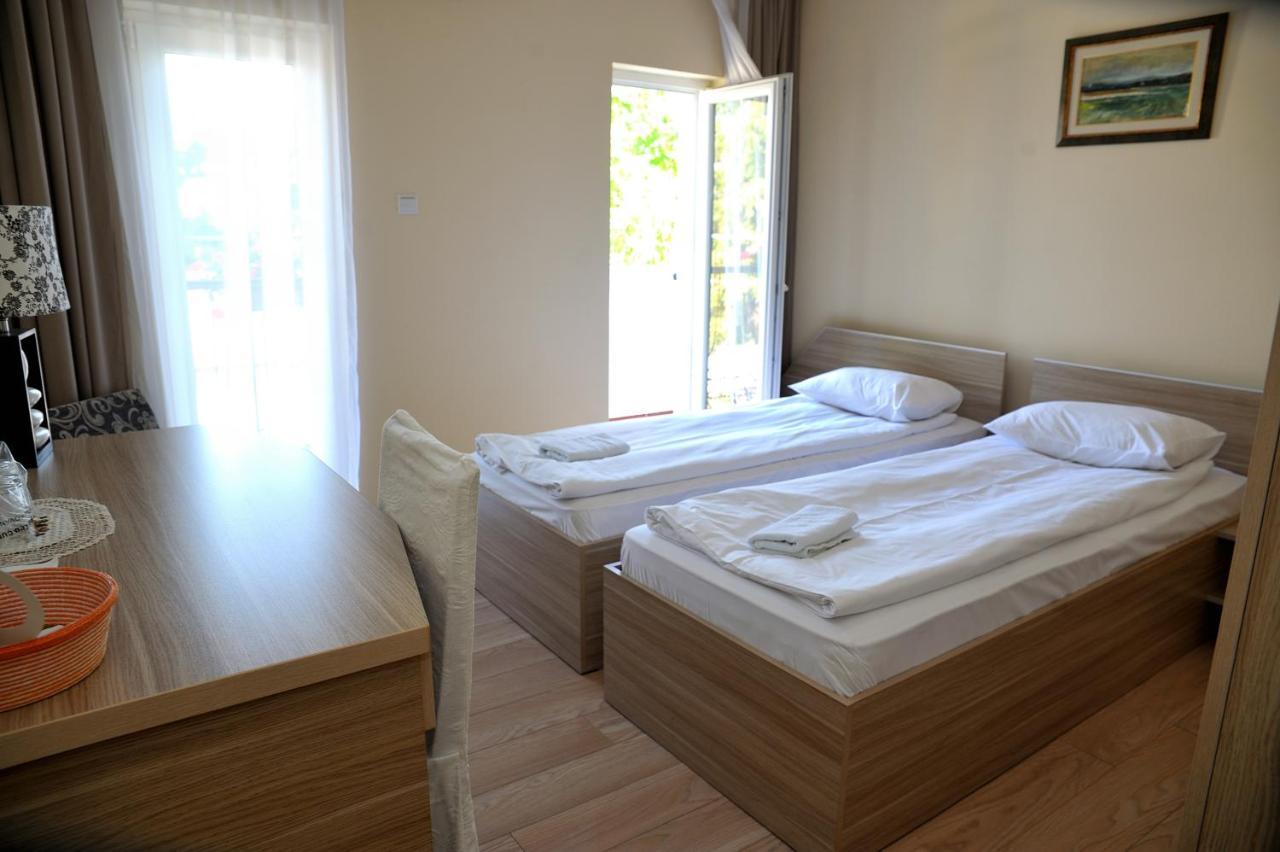 Villa Via Becej Ngoại thất bức ảnh