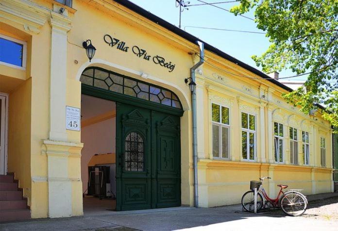 Villa Via Becej Ngoại thất bức ảnh