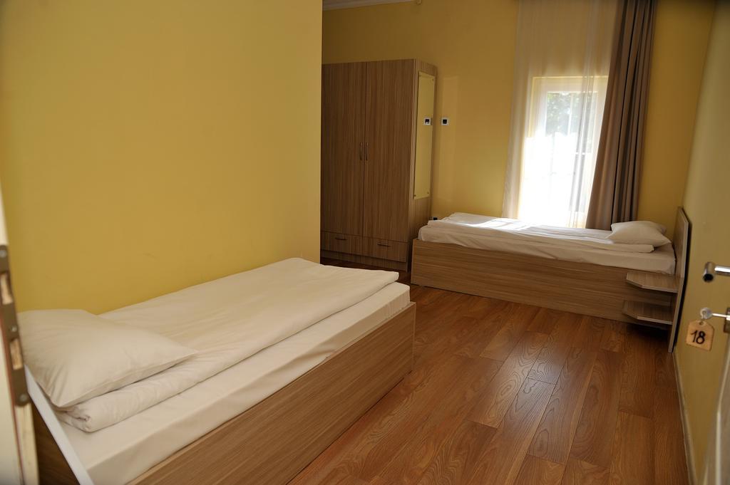 Villa Via Becej Ngoại thất bức ảnh