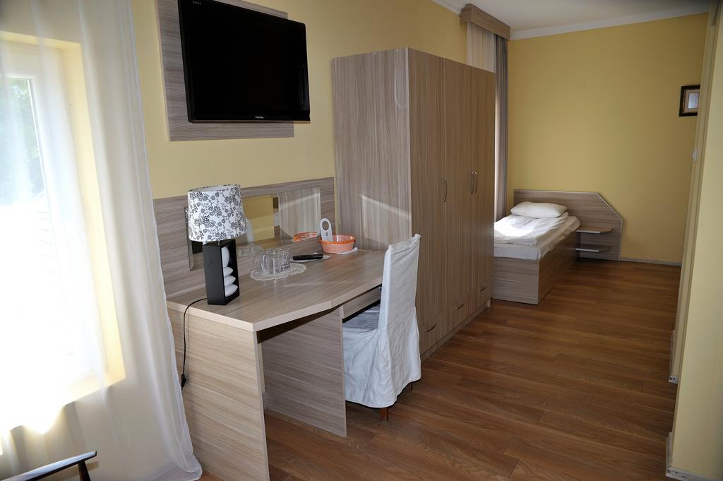 Villa Via Becej Ngoại thất bức ảnh