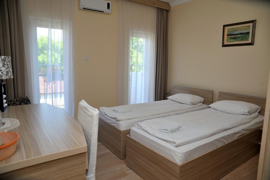 Villa Via Becej Ngoại thất bức ảnh